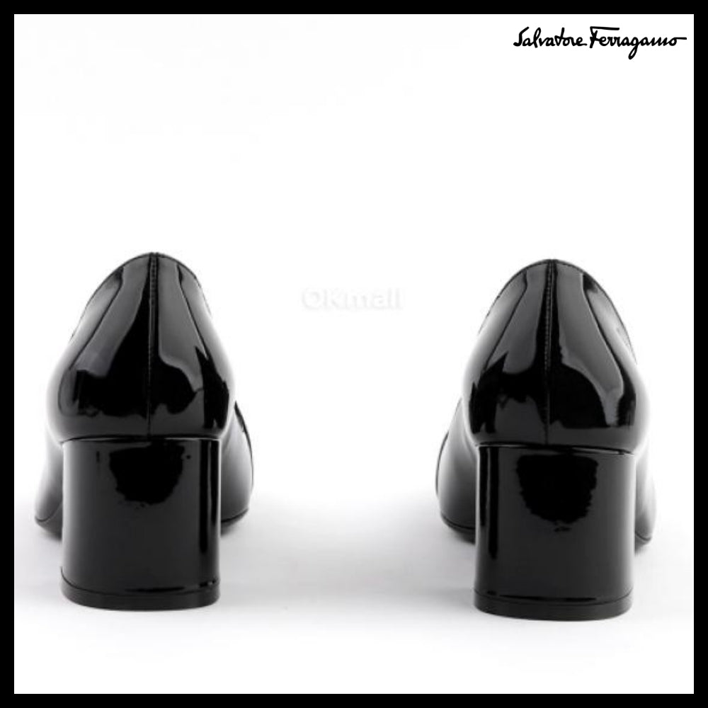 【Salvatore Ferragamo】769257 01F929 Gancini Ornament Pumps
