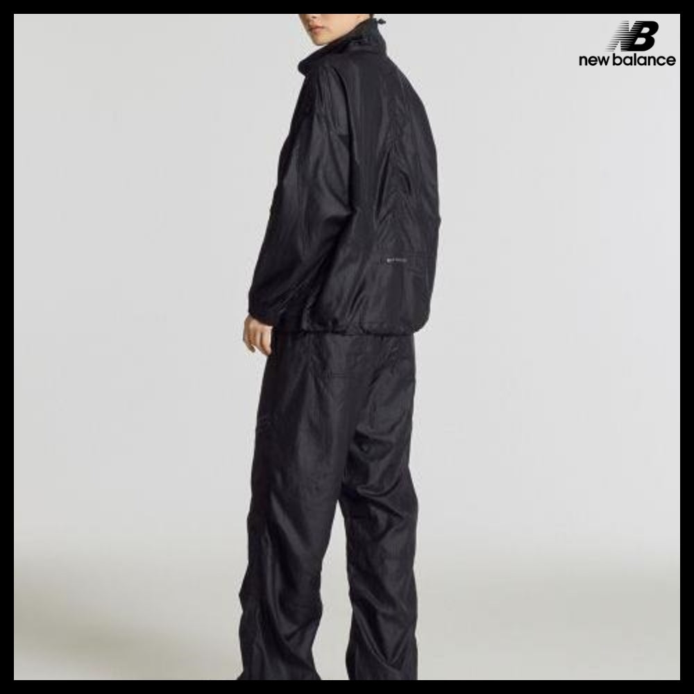 【New Balance】Women 204 Lightweight Woven Jacket