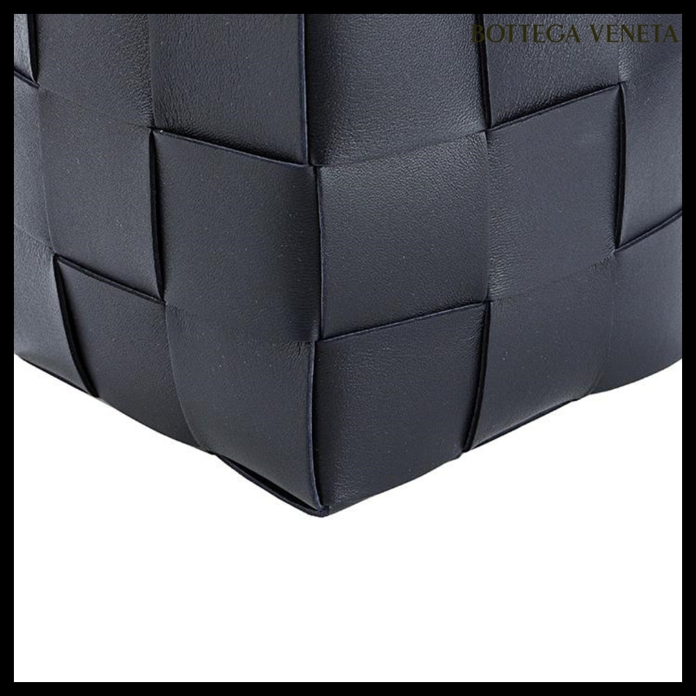 【BOTTEGA VENETA】Small Cassette Bucket Bag Dark Navy