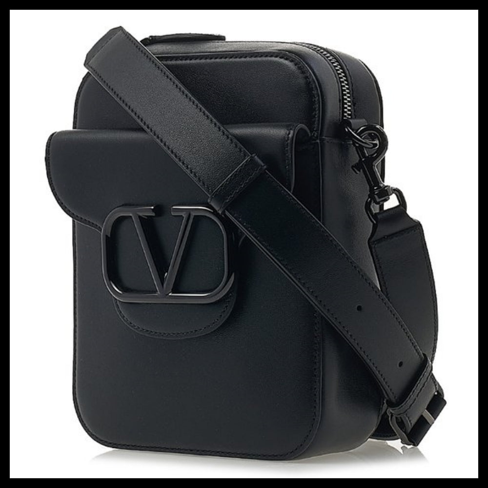 【VALENTINO】Signature V Logo Shoulder Bag