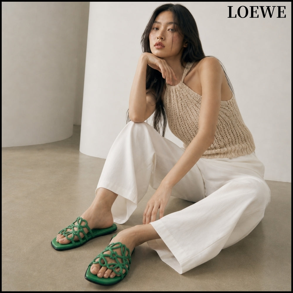 【LOEWE】Petal Anagram Slide in Soft Calfskin