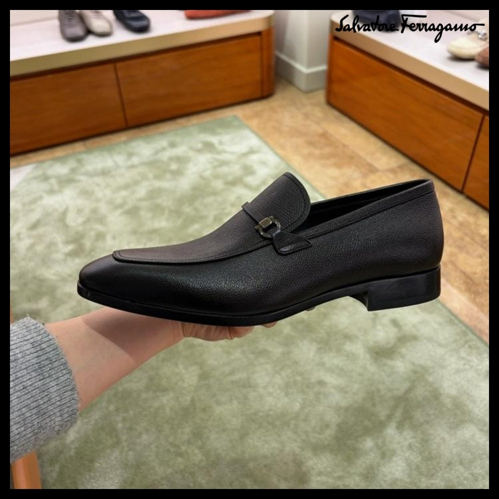 【FERRAGAMO】CHARME GANCINI LEATHER LOAFERS BLACK