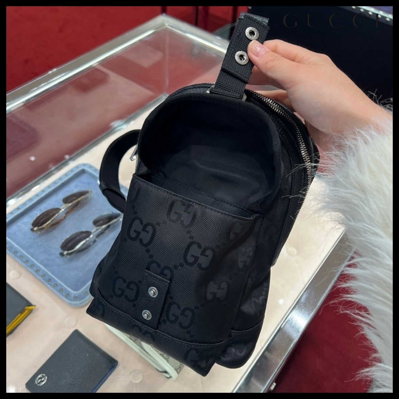 【GUCCI 】GG Logo Off The Grid Sling Bag BLACK