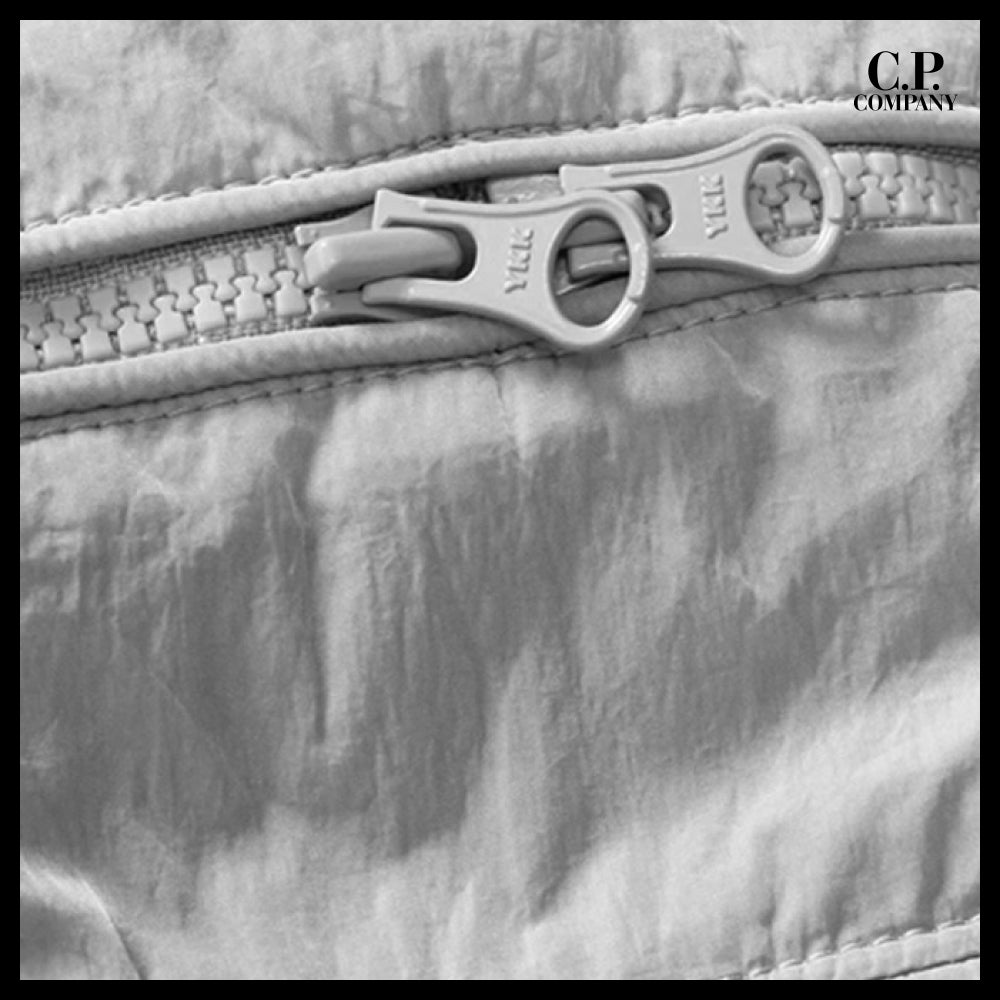 【CP COMPANY】Chrome-R Hooded Overshirt