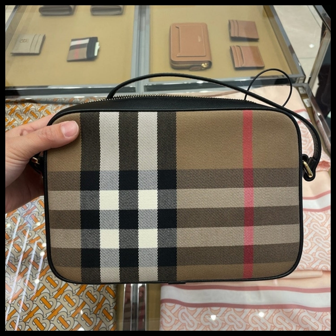 【BURBERRY】House Check Camera Bag Black