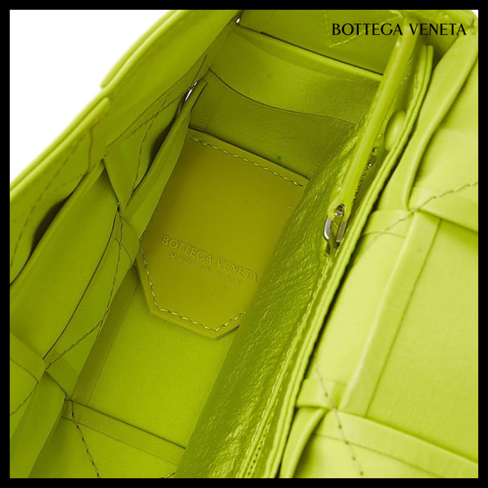 【BOTTEGA VENETA】Men's Small Cassette Bag