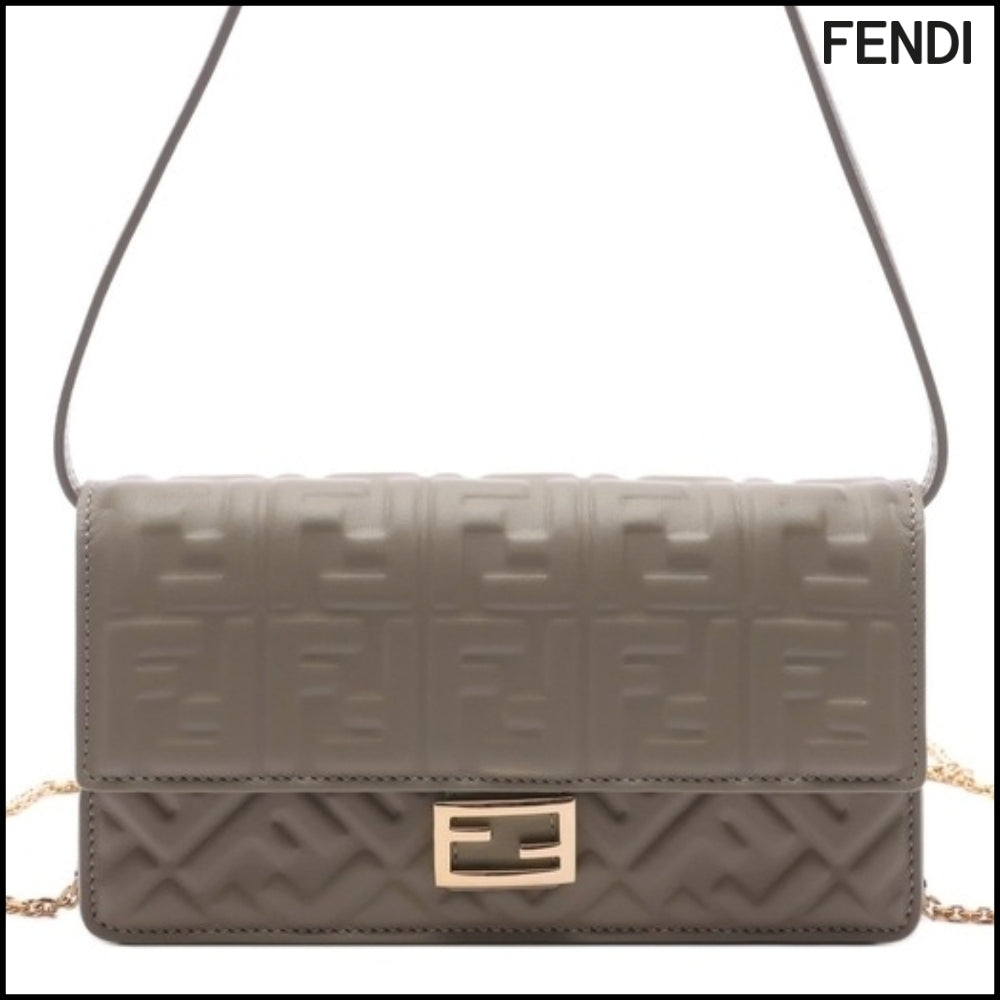 【FENDI】Baguette Chain Wallet F0E65