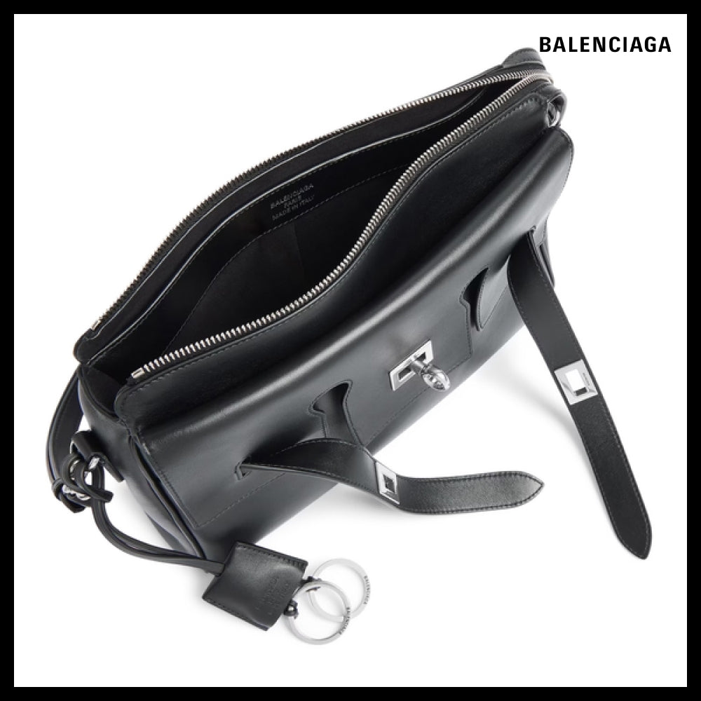 ★BALENCIAGAアウトレットセール★ Small Black Crossbody Bag