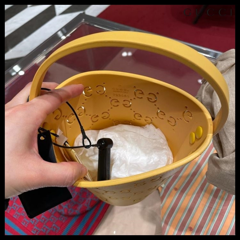 【GUCCI】パンチング モノグラム ラバー トートバッグ (3カラー)