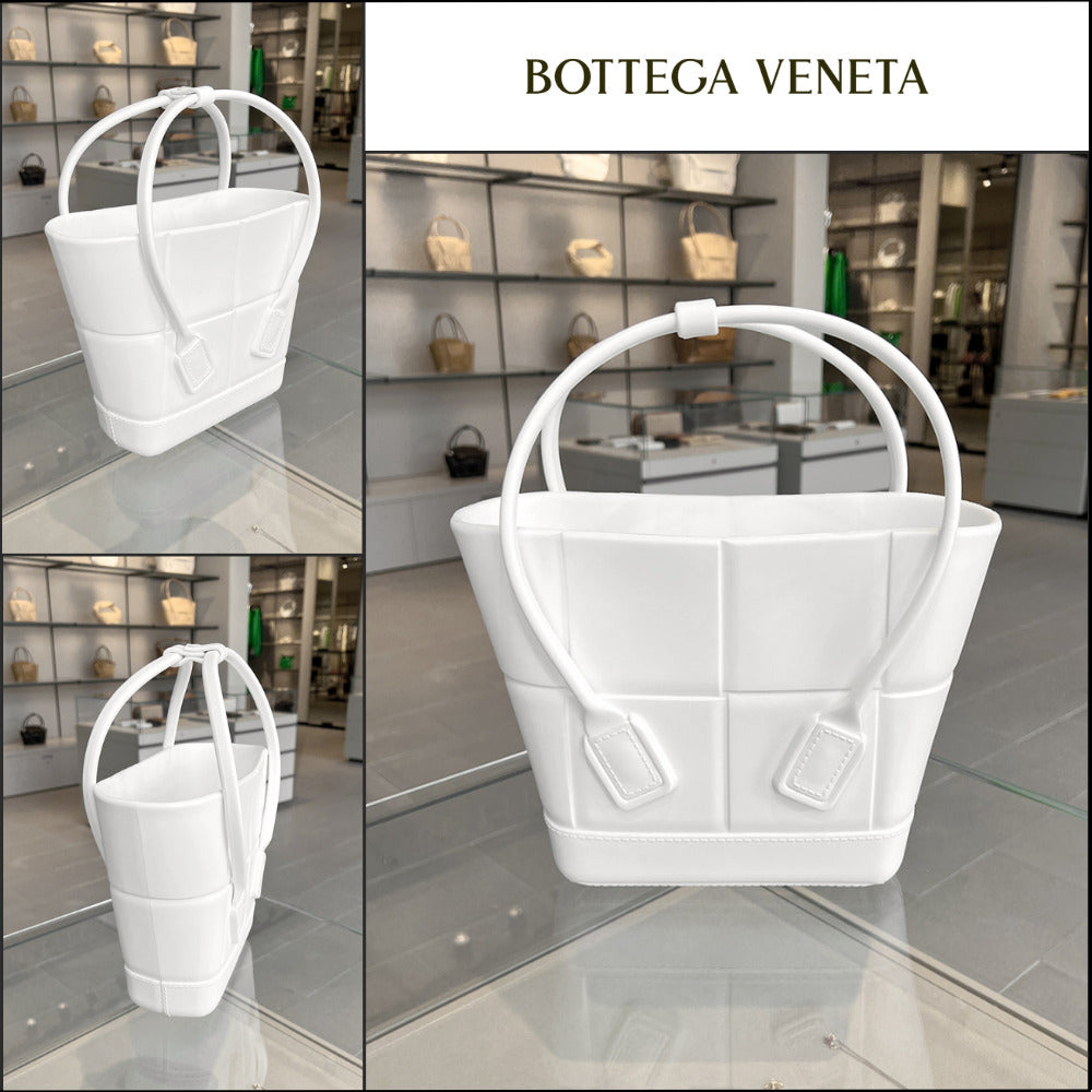 【BOTTEGA VENETA】Arco Rubber Small Tote Bag Chalk