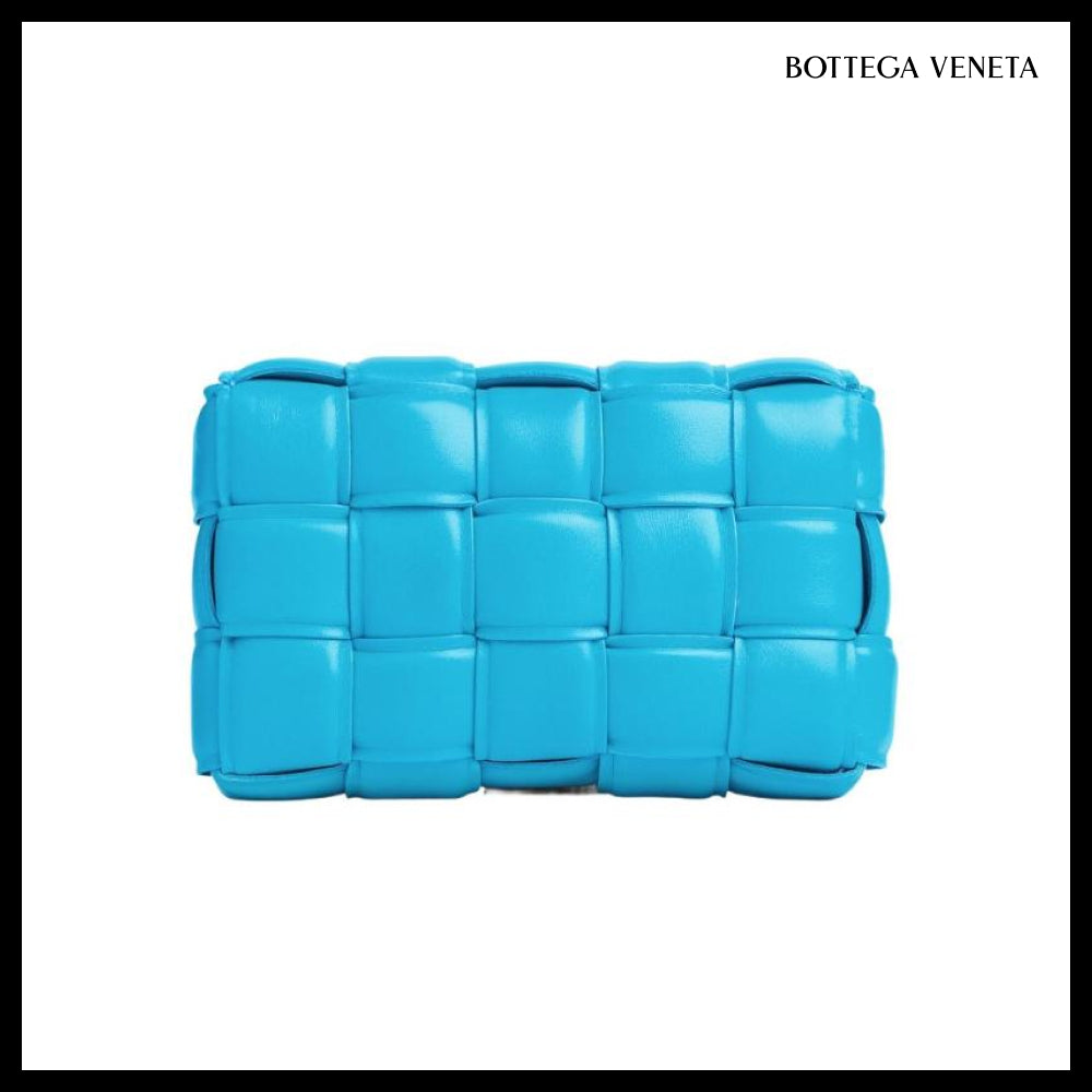 【BOTTEGA VENETA】Small Padded Cassette Bag Pool