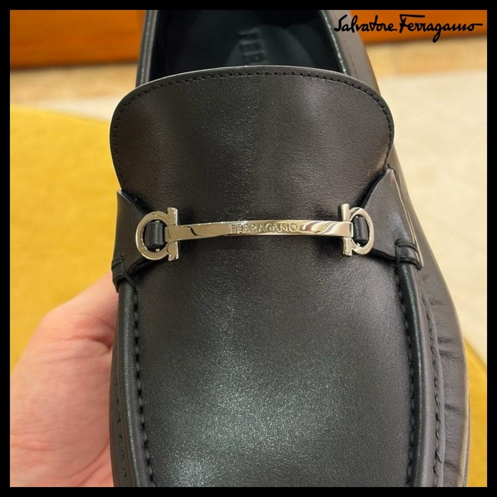 【FERRAGAMO】ROLO 22 GANCINI LEATHER LOAFERS BLACK