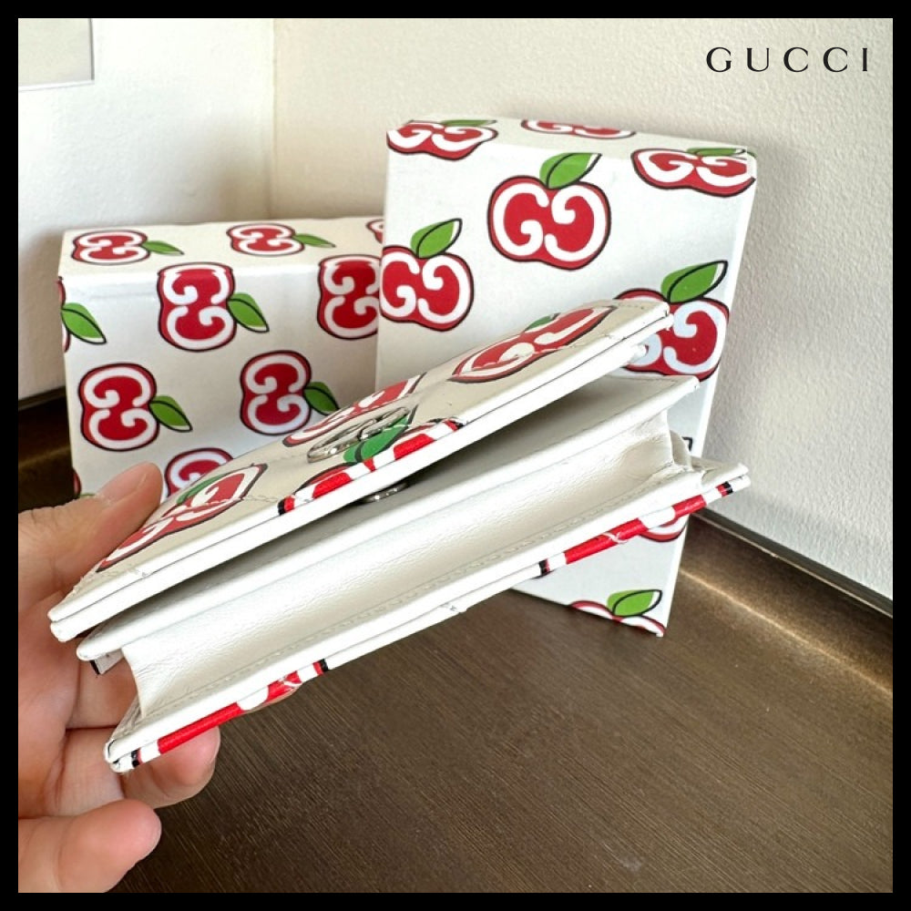 【GUCCI】GG Marmont Apple Print Quilted Coin Pocket Wallet