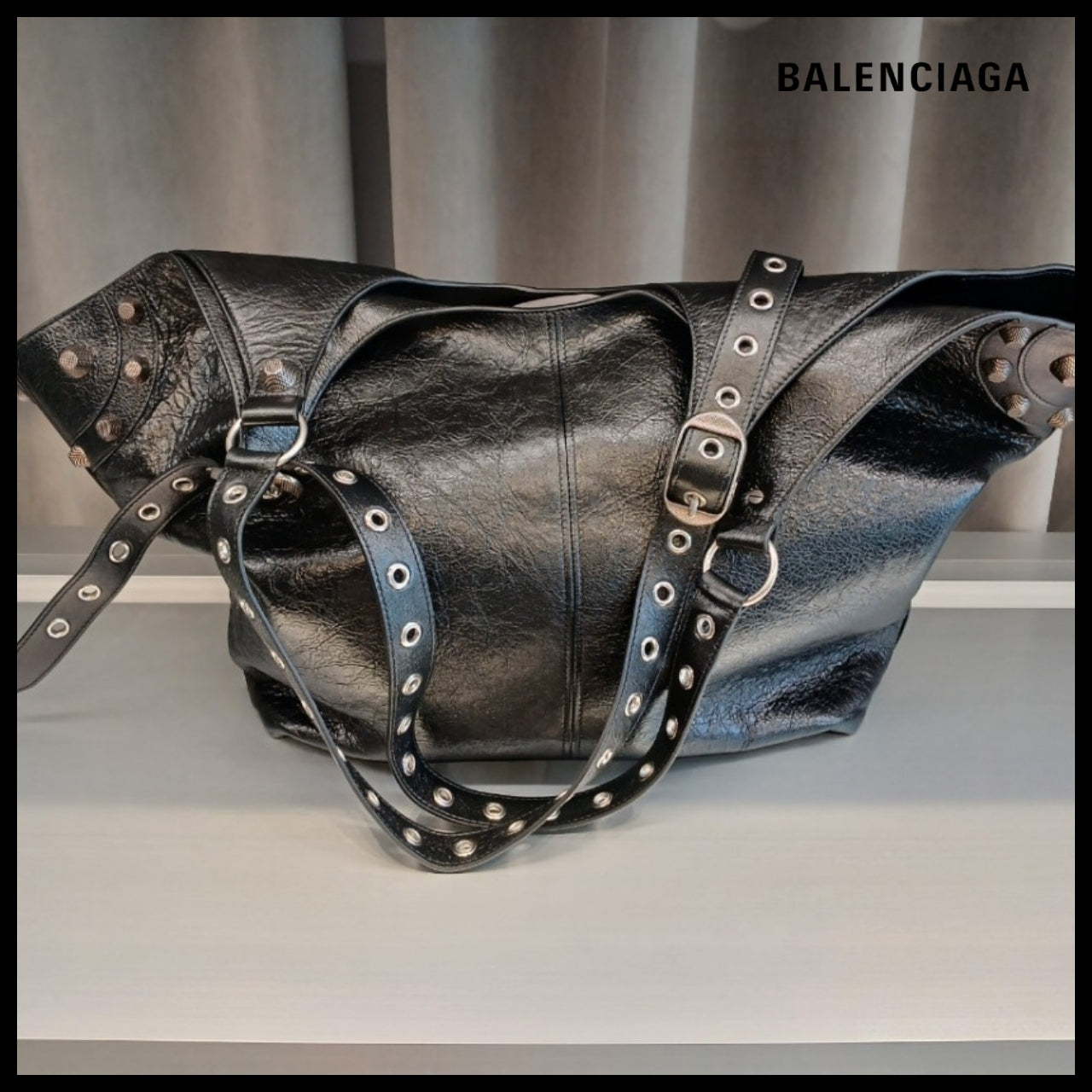 【BALENCIAGA】Large Carry-All Arena Lambskin Bag