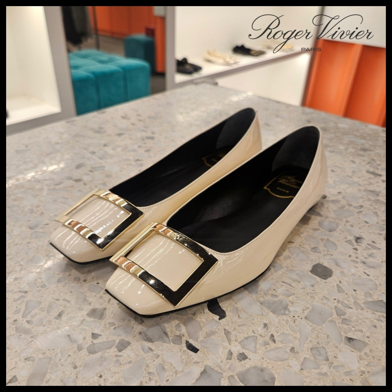 【Roger Vivier】Trumpet Flat Shoes