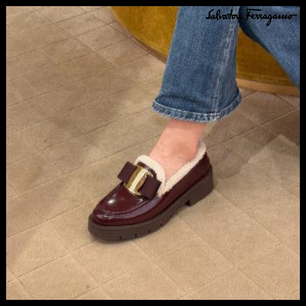 【FERRAGAMO】MIRTY FUR VARA BOW SHEARLING LOAFERS BURGUNDY