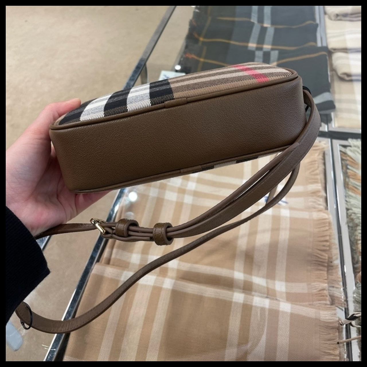 【Burberry】House Check Small Camera Bag
