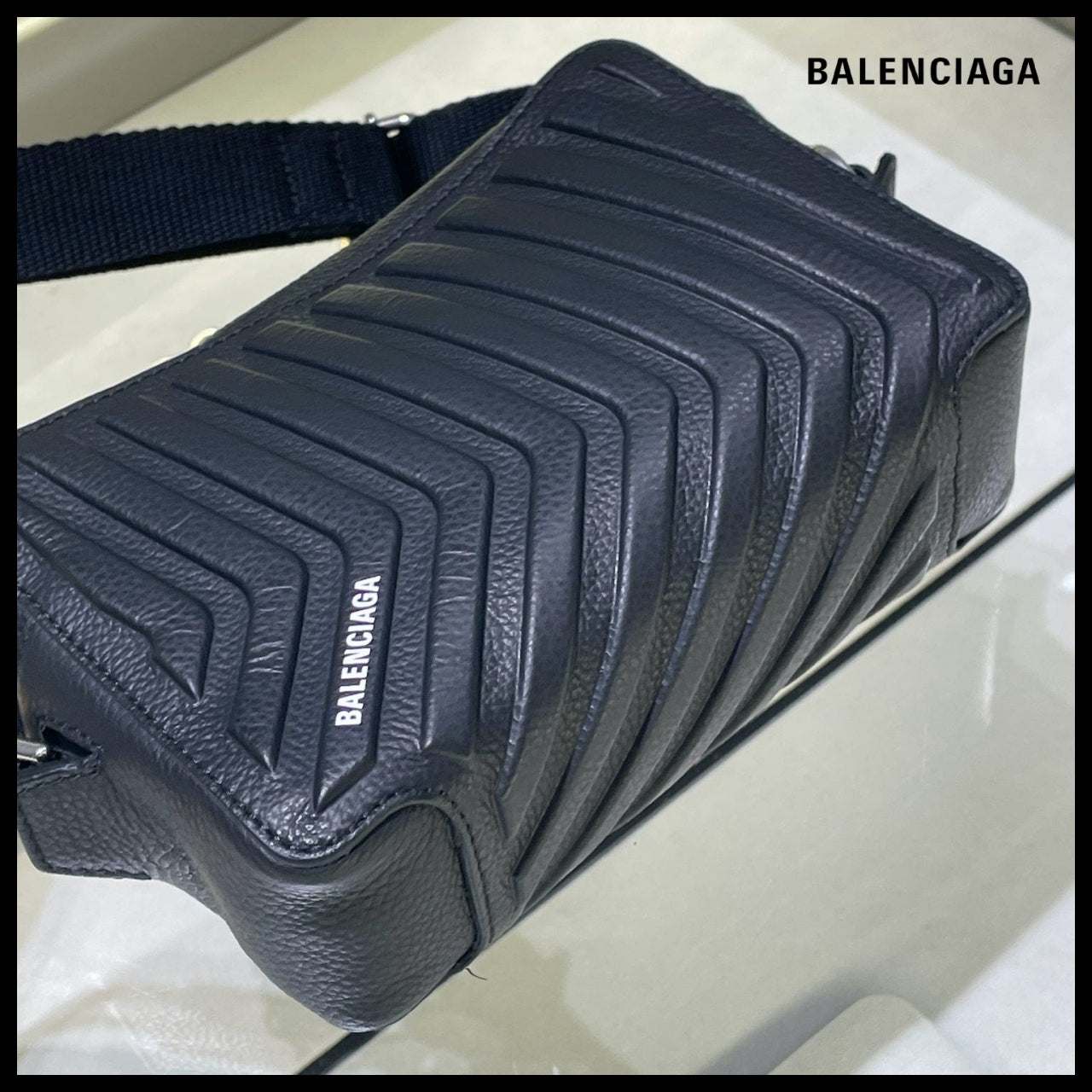 【BALENCIAGA】CAR Grained Leather Cross Camera Bag