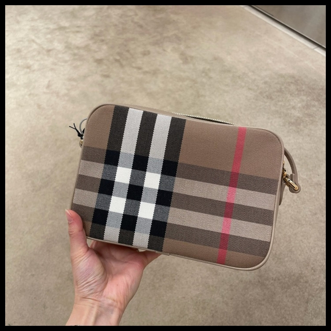 【BURBERRY】House Check Camera Bag Brown