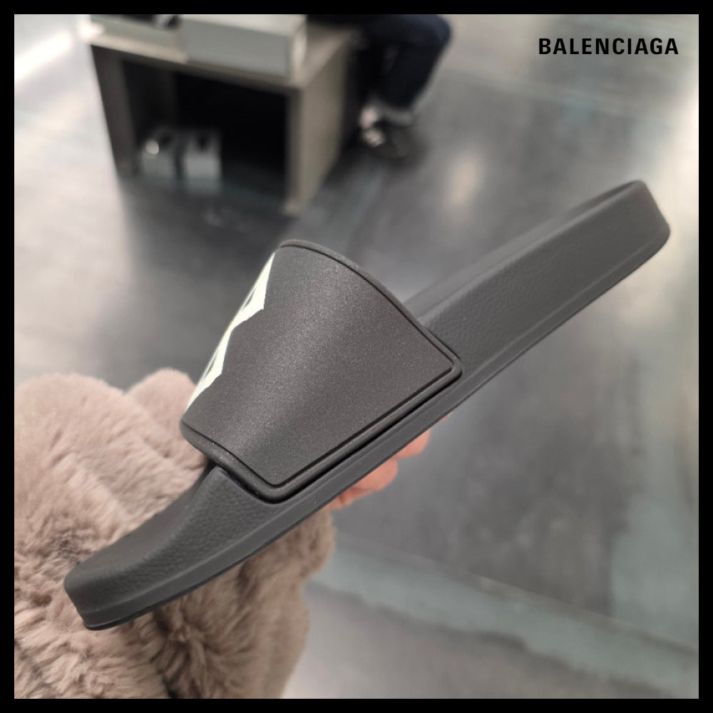 ★BALENCIAGAアウトレット セール ★Pool Slide Sandal