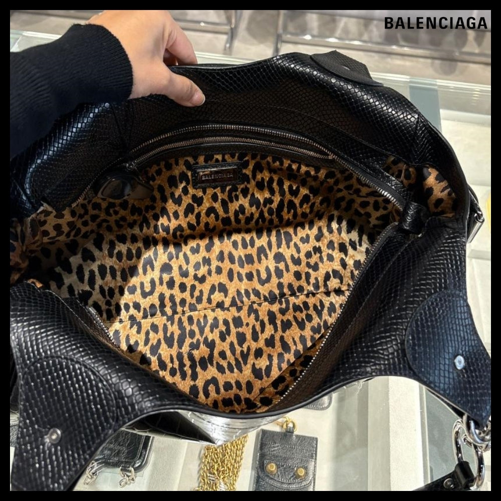 【BALENCIAGA】Essex Medium Bowling Bag