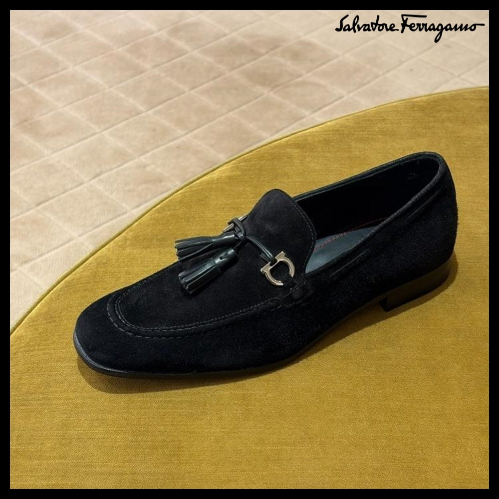 【FERRAGAMO】BASILEA 2 GANCINI TASSEL SUEDE LOAFERS BLACK