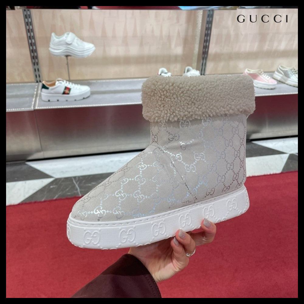 【GUCCI】NAT GG Supreme Shearling Ankle Boots Cream
