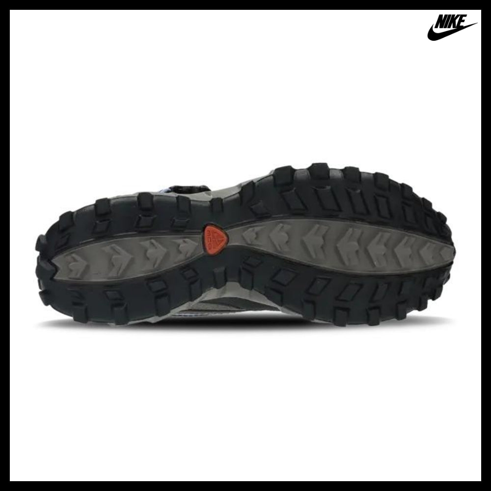 【NIKE】ACG Phassad Running Shoes Stone & Aluminium