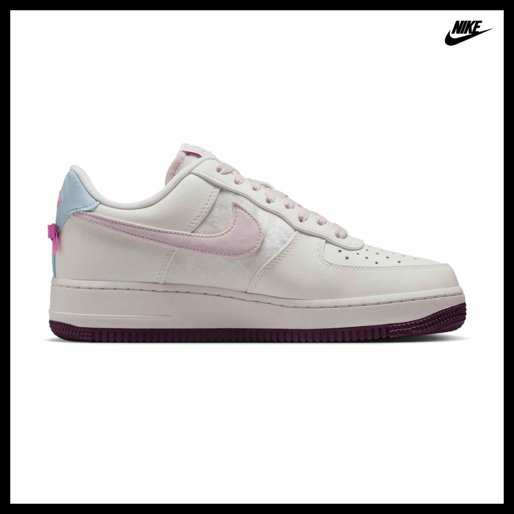 【NIKE】Air Force 1 07 W Light Armory Blue Silt Red