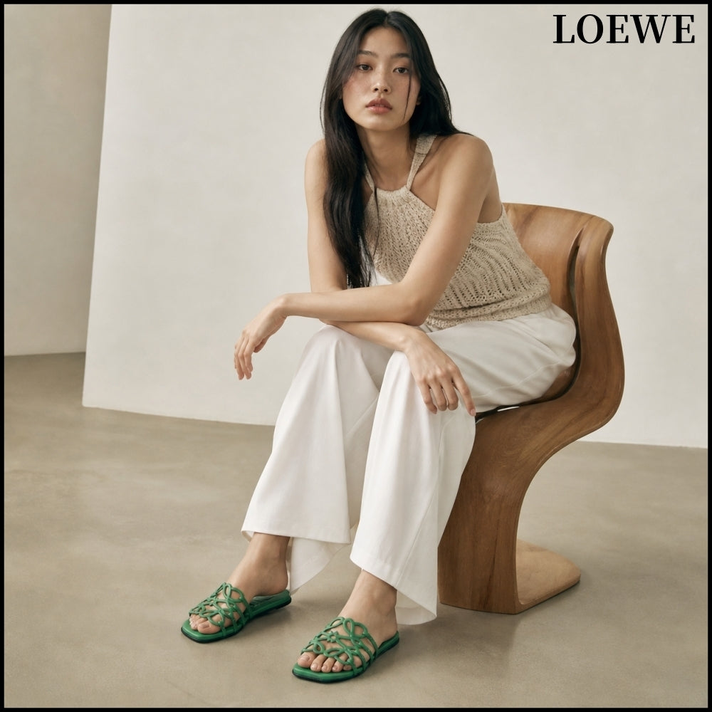 【LOEWE】Petal Anagram Slide in Soft Calfskin