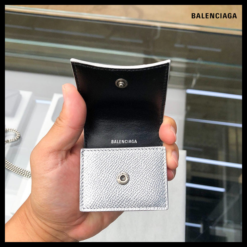 【BALENCIAGA】Hourglass AirPods Holder Metallized