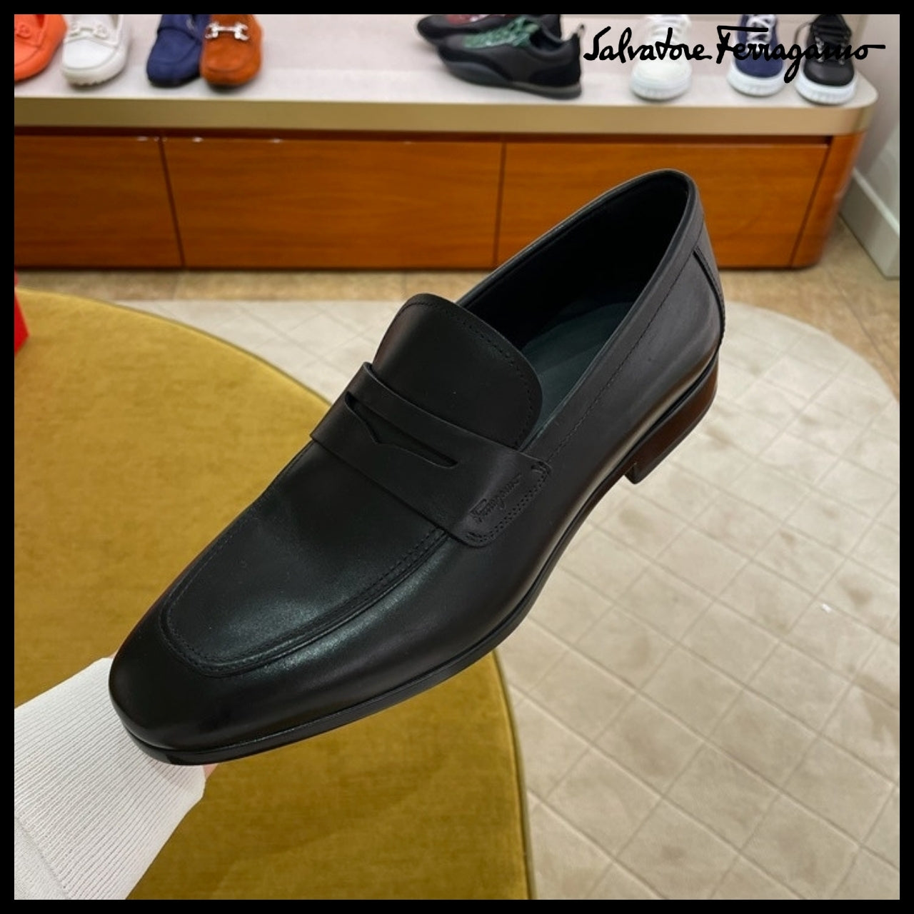【FERRAGAMO】GRAY LEATHER PENNY LOAFERS BLACK