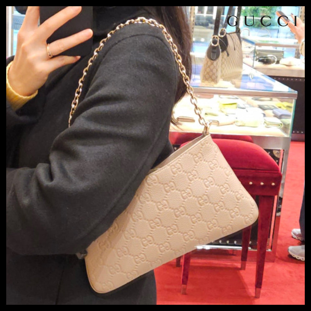 【GUCCI】GG emblem Briony calf leather shoulder bag rocky
