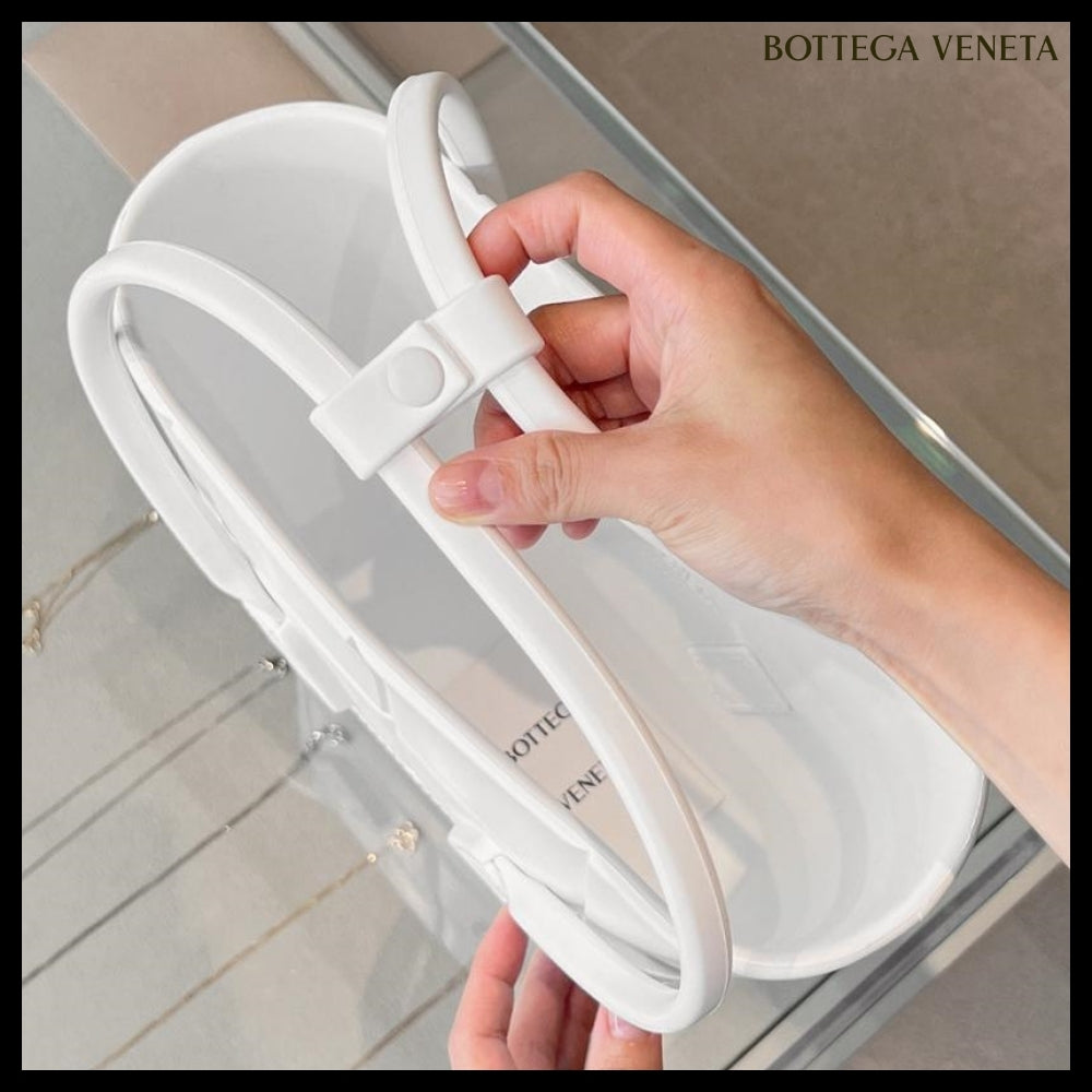 【BOTTEGA VENETA】Arco Rubber Small Tote Bag Chalk