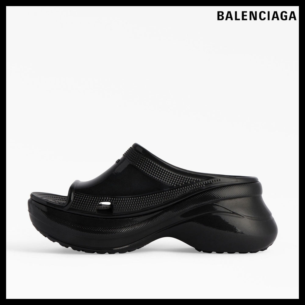 ★BALENCIAGAアウトレット セール ★Pool Crocs Slide Sandal