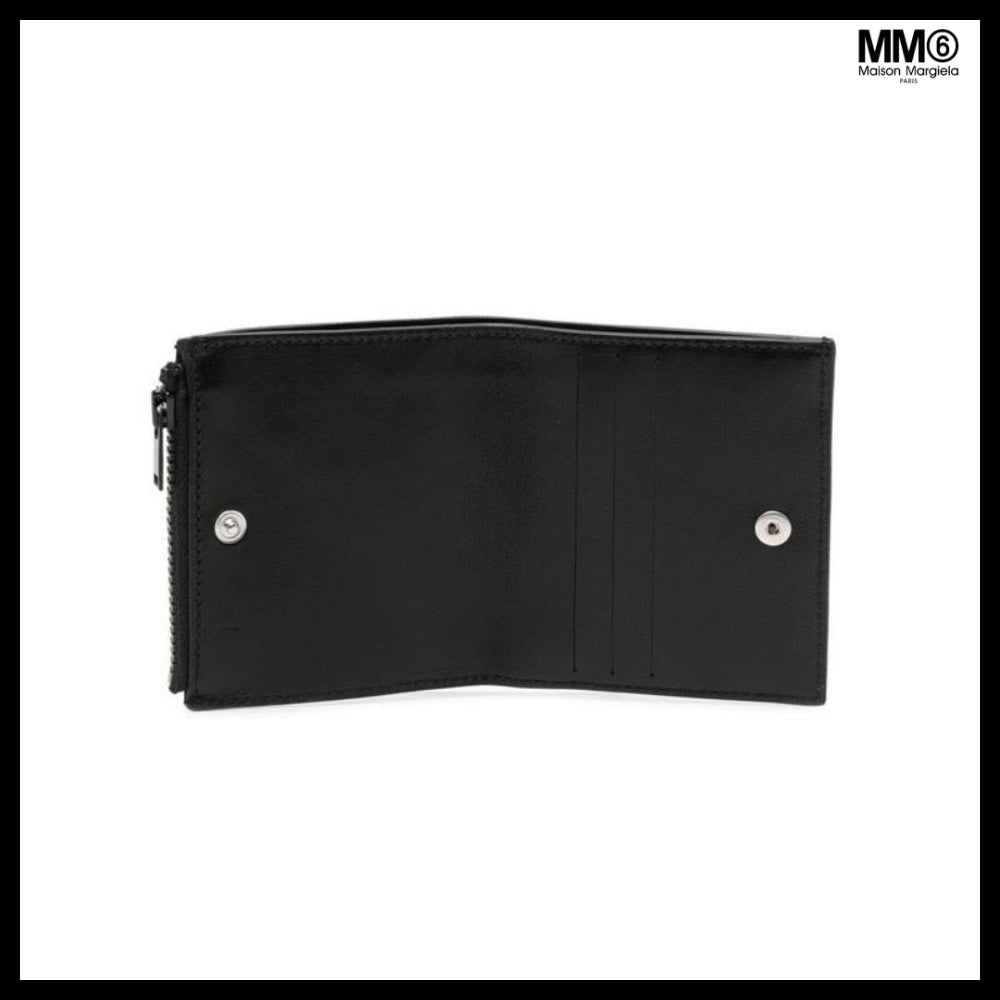 【MM6 MAISON MARGIELA】MM6 Logo Zip Wallet