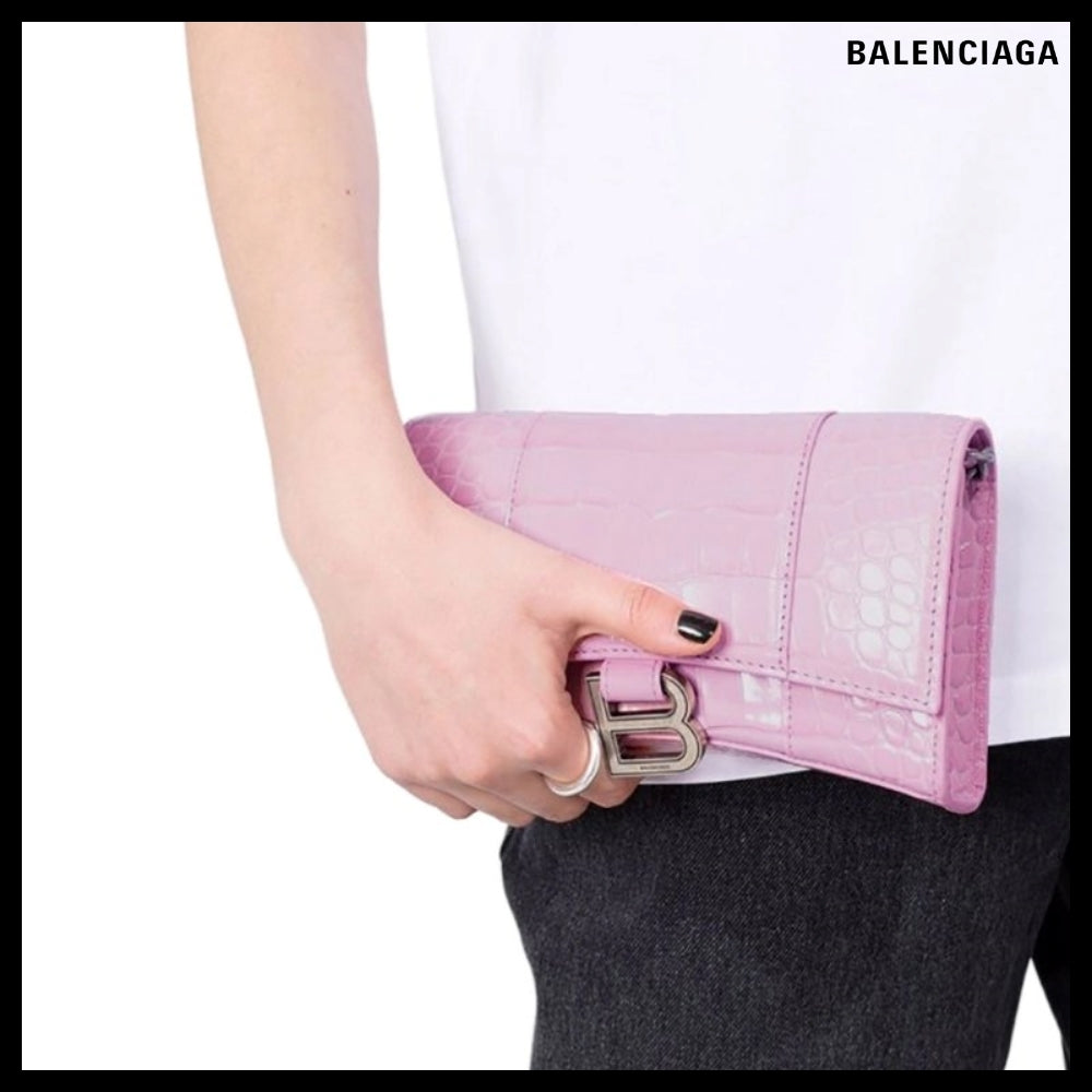 【BALENCIAGA 】Hourglass Wallet On Chain Crocodile Embossed