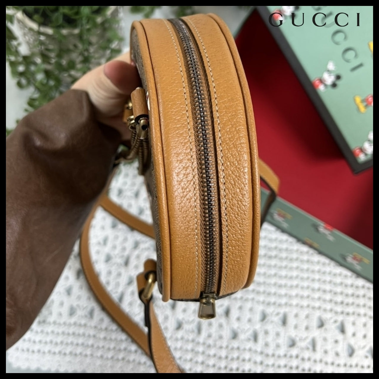 【GUCCI x Disney 】GG Mickey Mouse Print Round Chain