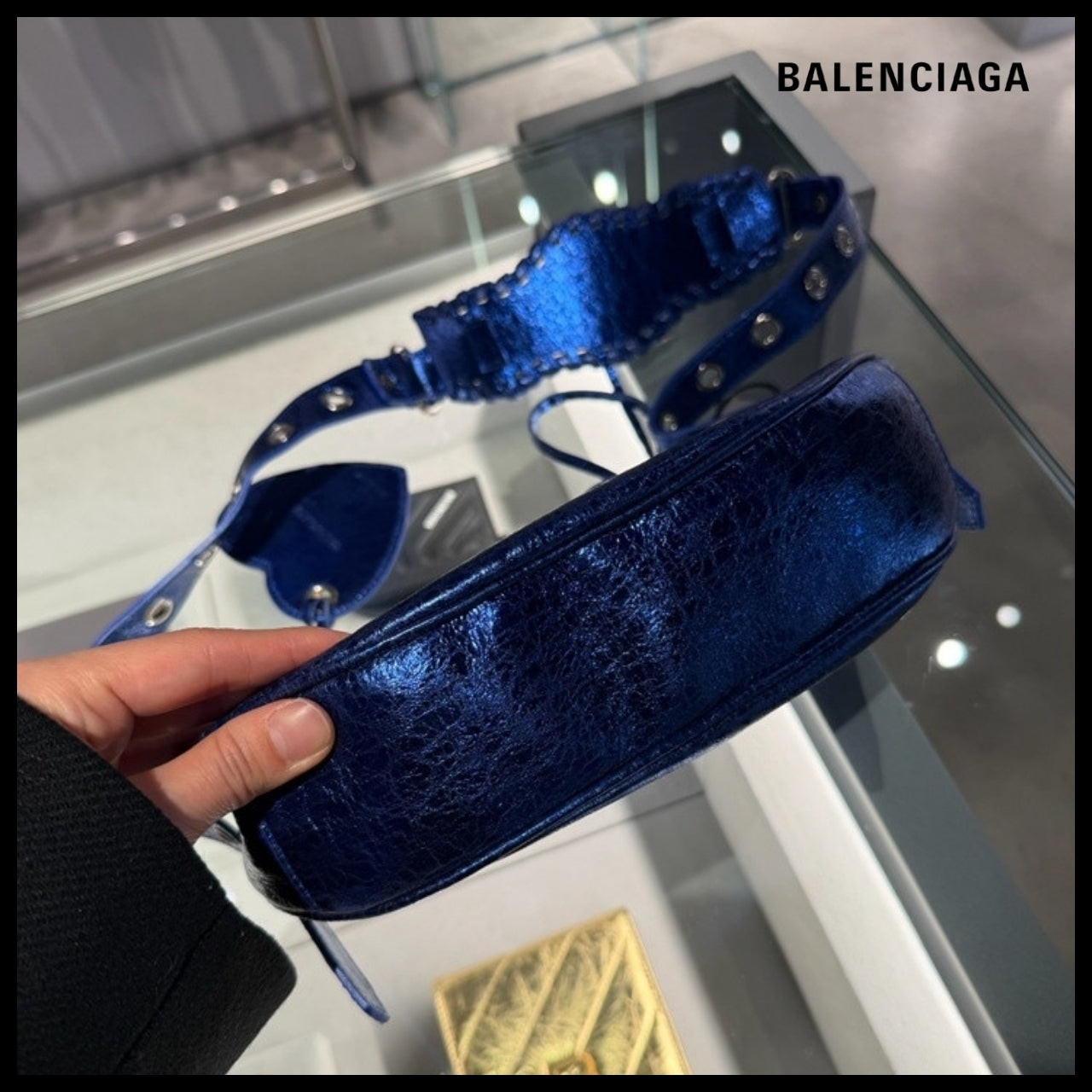 【BALENCIAGA】Arena Metallic Le Cagole XS Shoulder Bag