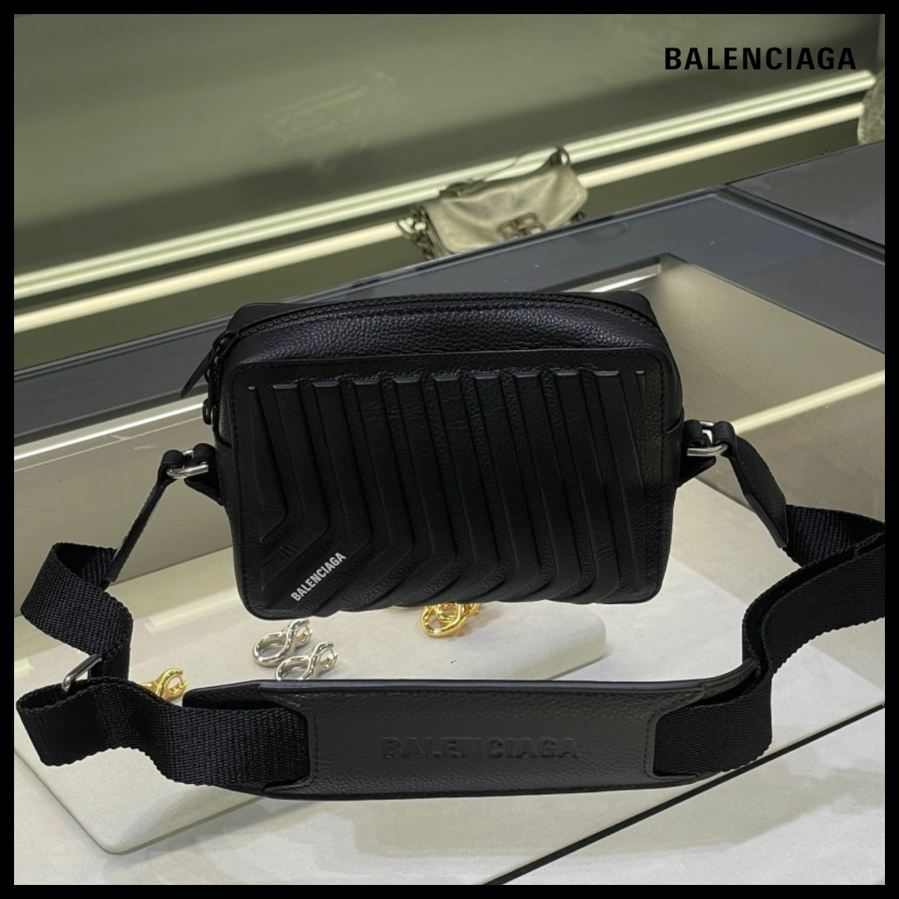 【BALENCIAGA】CAR Grained Leather Cross Camera Bag