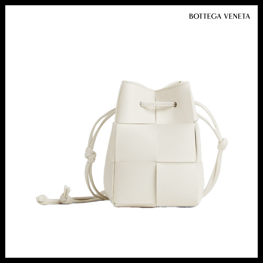 【BOTTEGA VENETA】Mini Leather Cassette Bucket Bag White