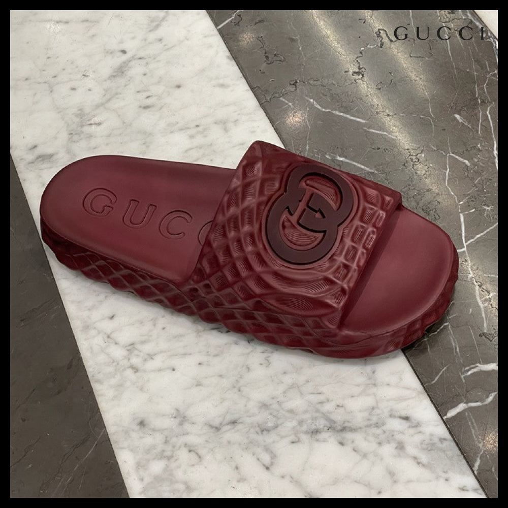 【GUCCI】Water Ripple Interlocking Rubber Men’s Slippers