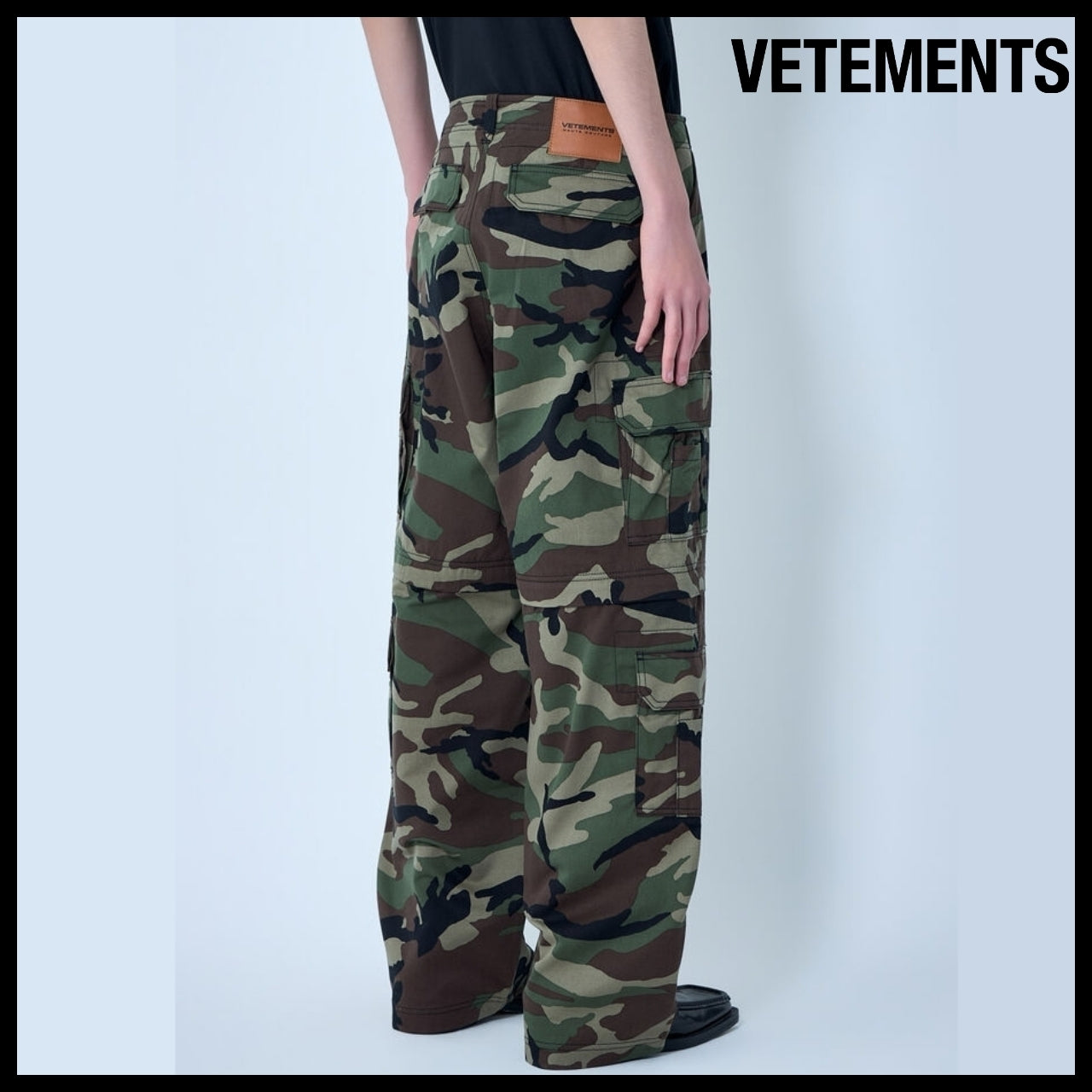 【VETEMENTS】Camo Cargo Pants