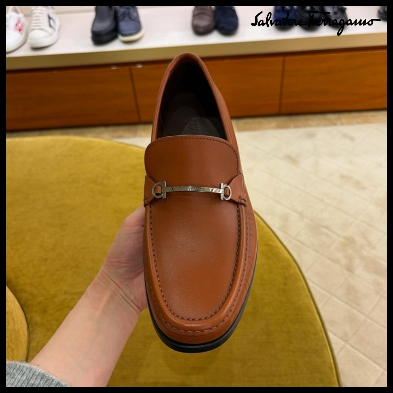 【FERRAGAMO】ROLO 22 GANCINI LEATHER LOAFERS CAMEL