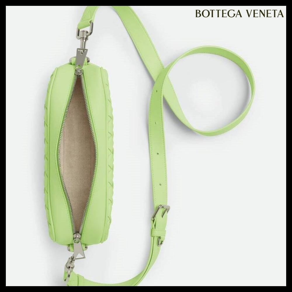 【BOTTEGA VENETA】SMALL INTRECCIATO CAMERA BAG FENNEL