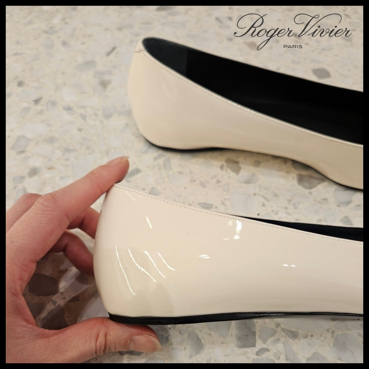 【Roger Vivier】Trumpet Flat Shoes