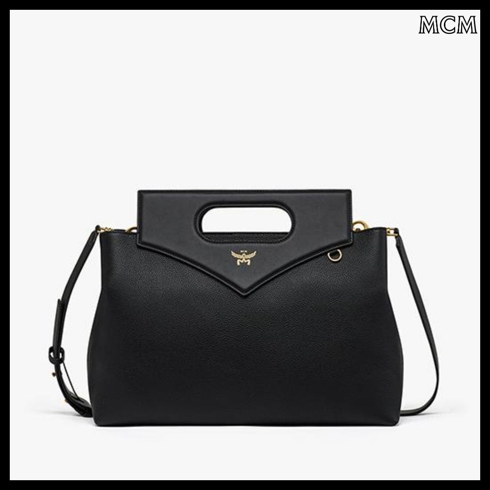 【MCM】Embossed leather soft diamond tote
