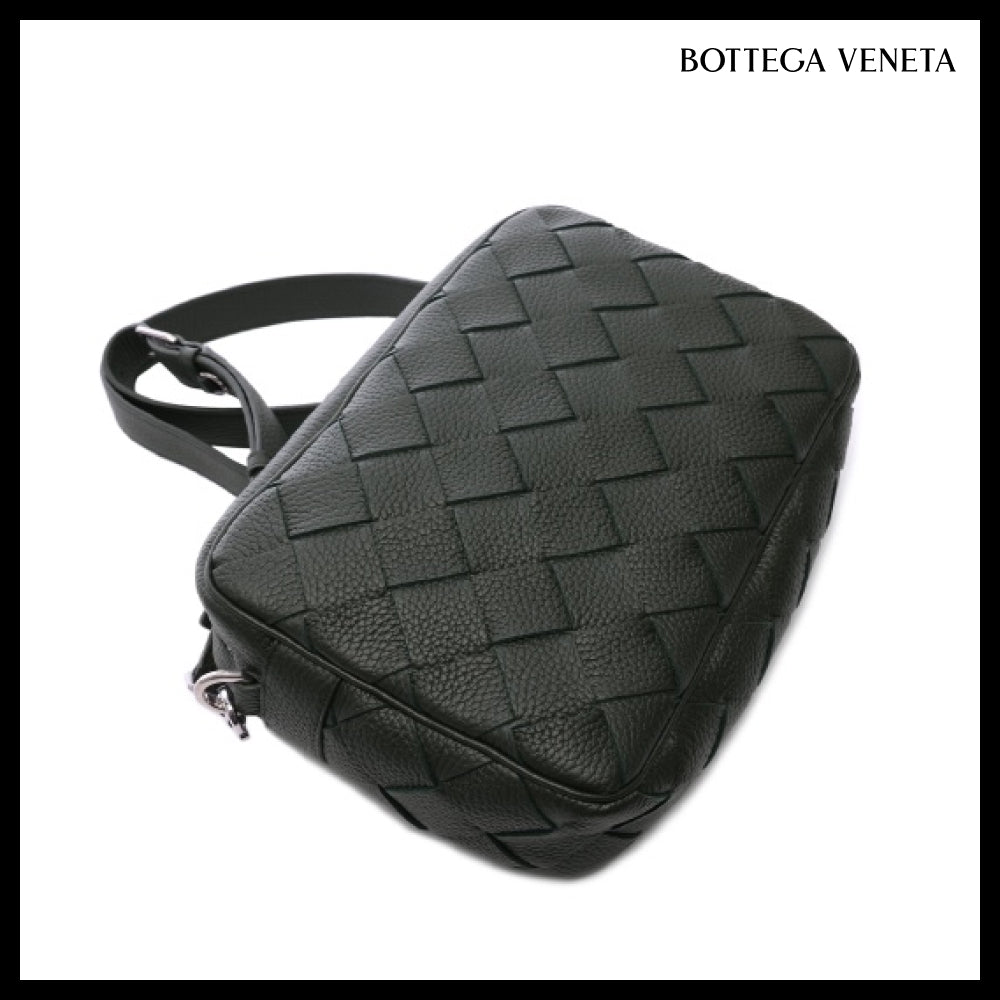【BOTTEGA VENETA】Men's Intrecciato Medium Crossbody Bag