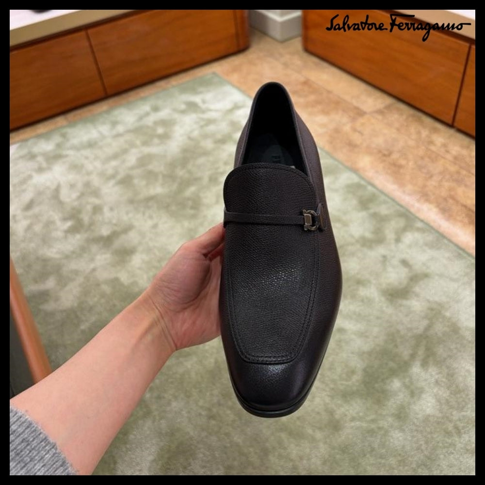 【FERRAGAMO】CHARME GANCINI LEATHER LOAFERS BLACK