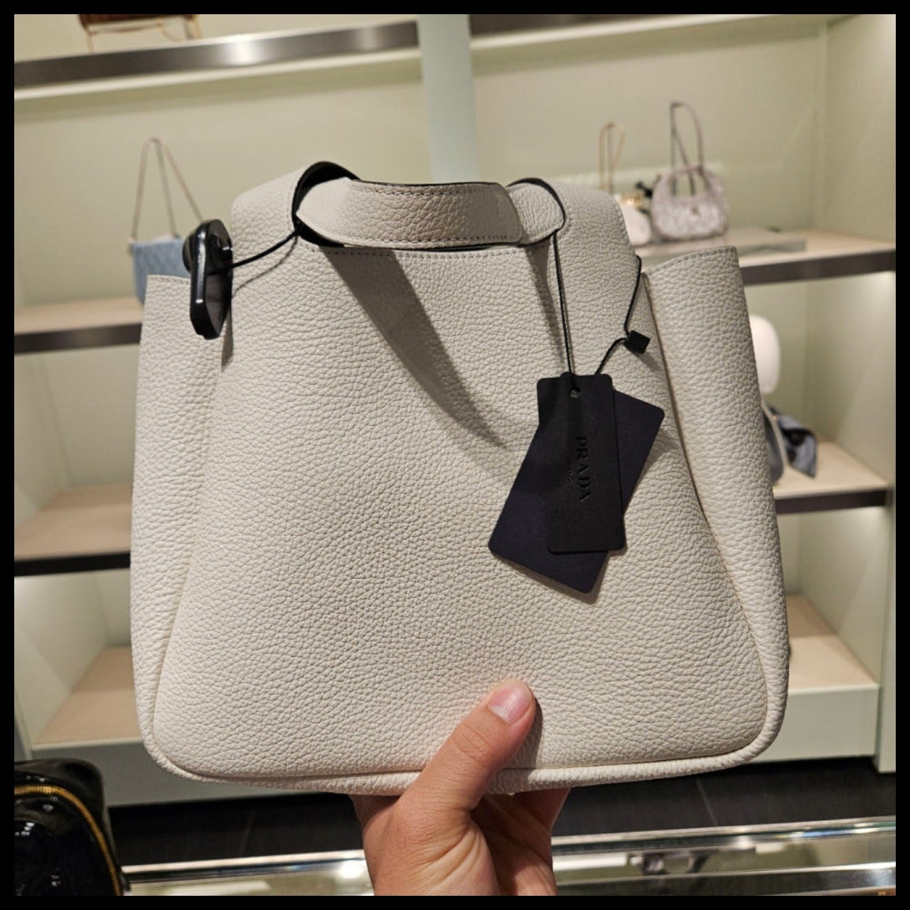 【PRADA】Sequsilver-tone logo daino leather tote bag white